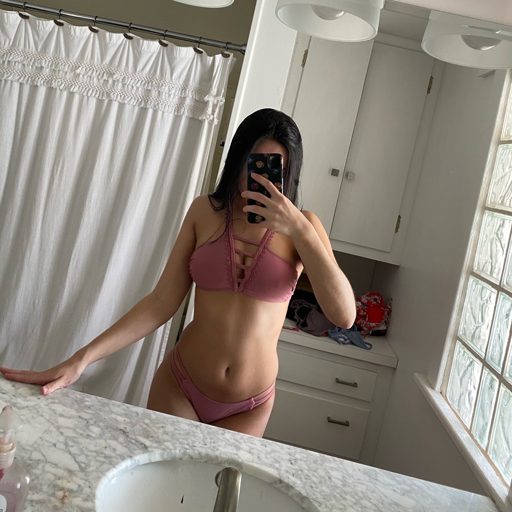 TARGET BIKINI. NEVER WORN. TAGS STILL ON BOTTOMS.